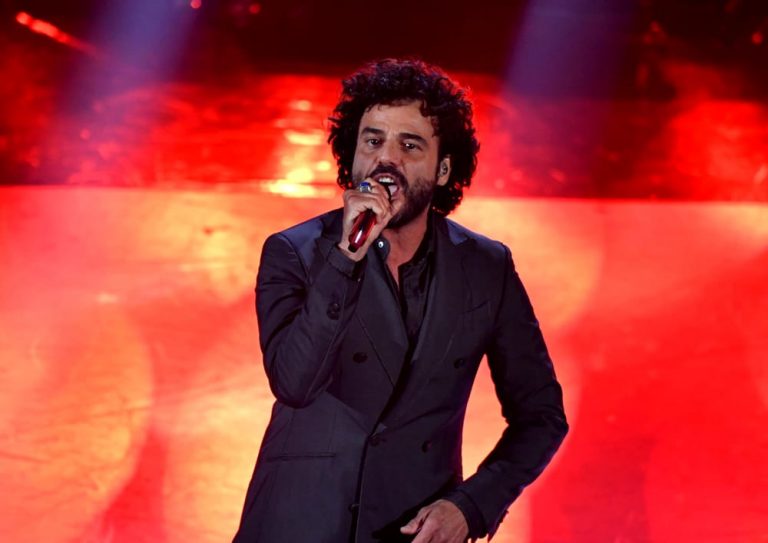 Nuove polemiche a Sanremo: Renga accusato di sessismo