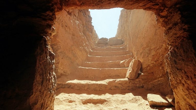 Scoperta antica tomba in Egitto: all’interno 35 mummie