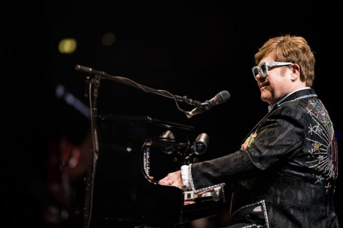 Elton John Elton John nel suo ultimo concerto a Stoccarda
