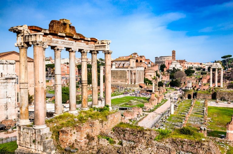 Roma, trovata la testa di una statua romana