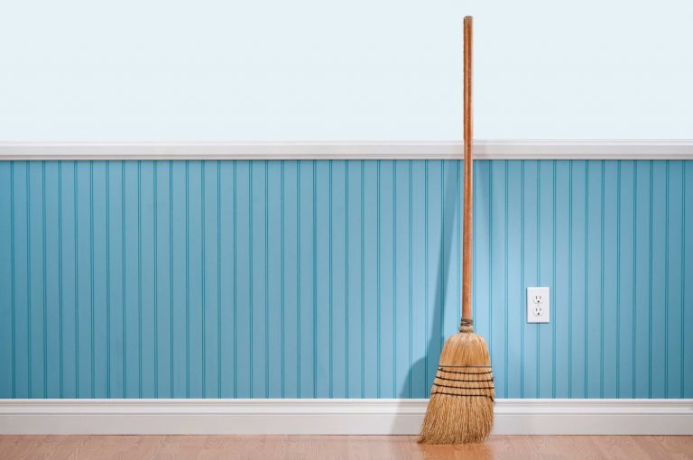 Un nuovo trend sui social: Broomstick Challenge