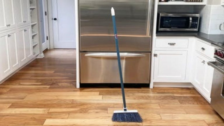 La “Broomstick challenge” l’ennesima sfida virale