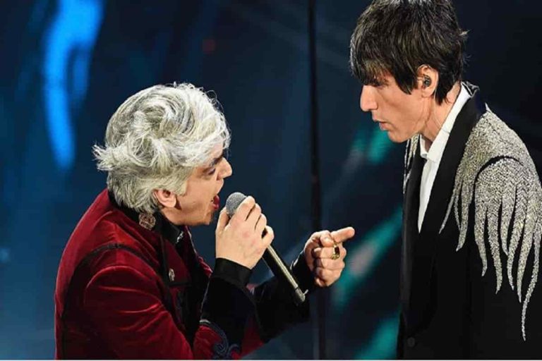 Il foglio con il testo di Sanremo di Morgan venduto per 6000 euro