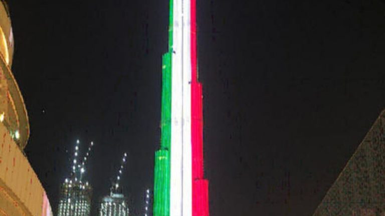 A Dubai il Burj Khalifa si tinge di tricolore