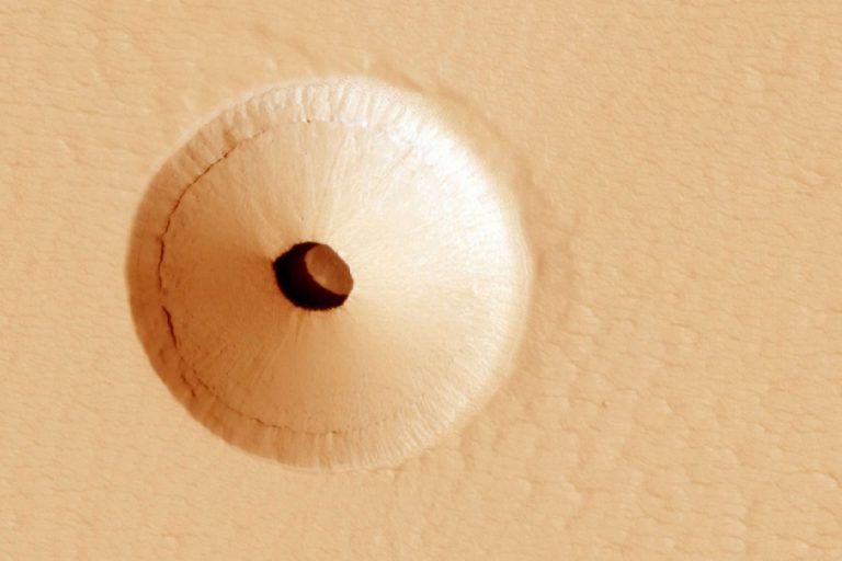Un misterioso buco su Marte