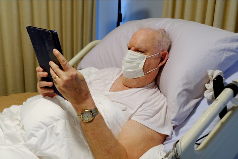 Pederzoli, tablet per i pazienti
