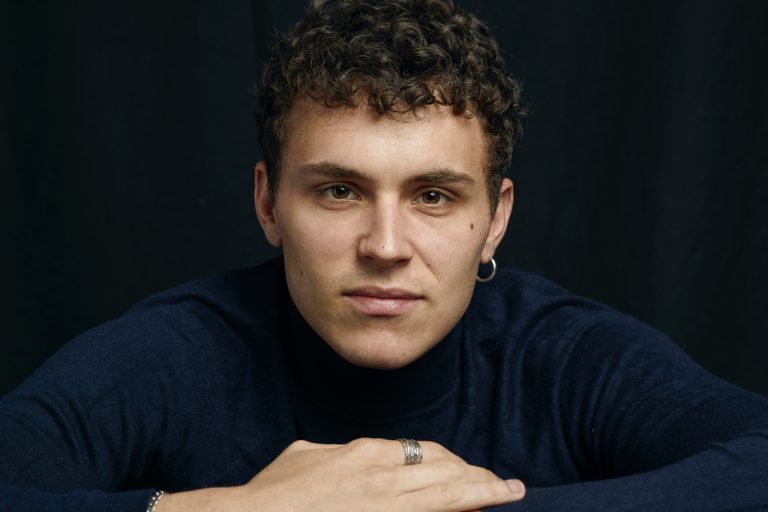 Lacoste, nuova collaborazione per Aròn Piper
