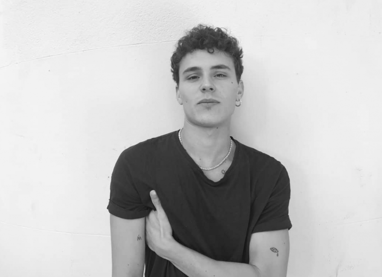 Arón Piper debutta come cantante con il singolo “Sigo”
