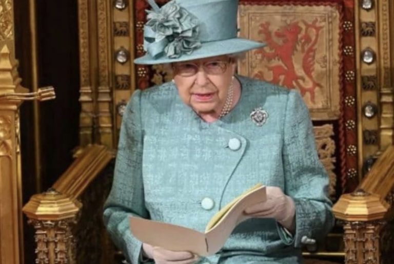 La Regina Elisabetta II: «il coronavirus non vincerà»