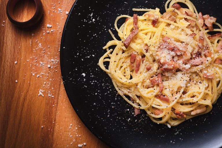 #CarbonaraDay, inno al piatto romano