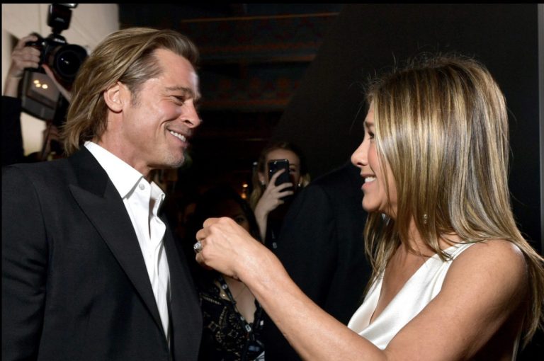 Jennifer Aniston indossa ancora l’anello di fidanzamento