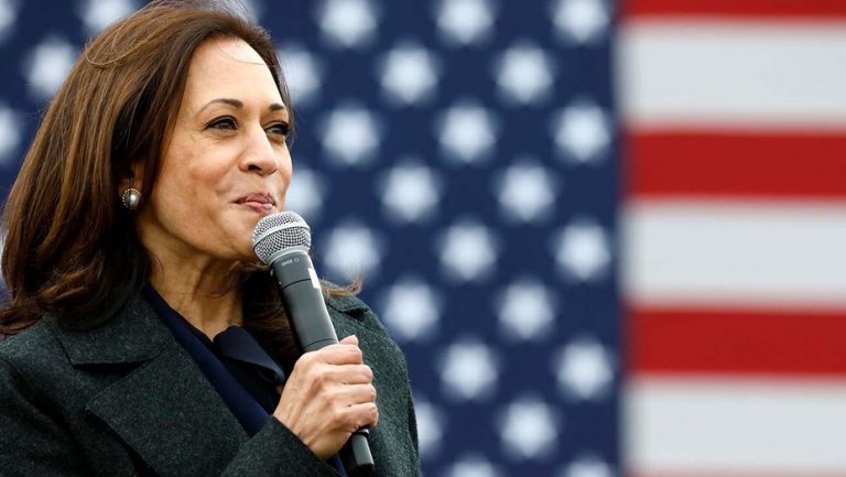 Kamala Harris: polemiche sui social per la foto “sbiancata”