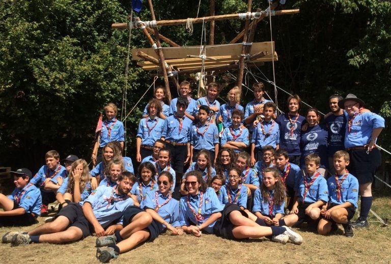 Fazzolettone e zaino in spalle, scopriamo il mondo scout