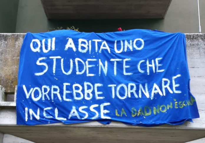 Protesta di uno studente