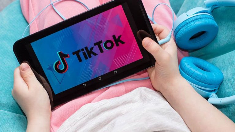 Sfida estrema su Tik Tok: muore una bambina di dieci anni