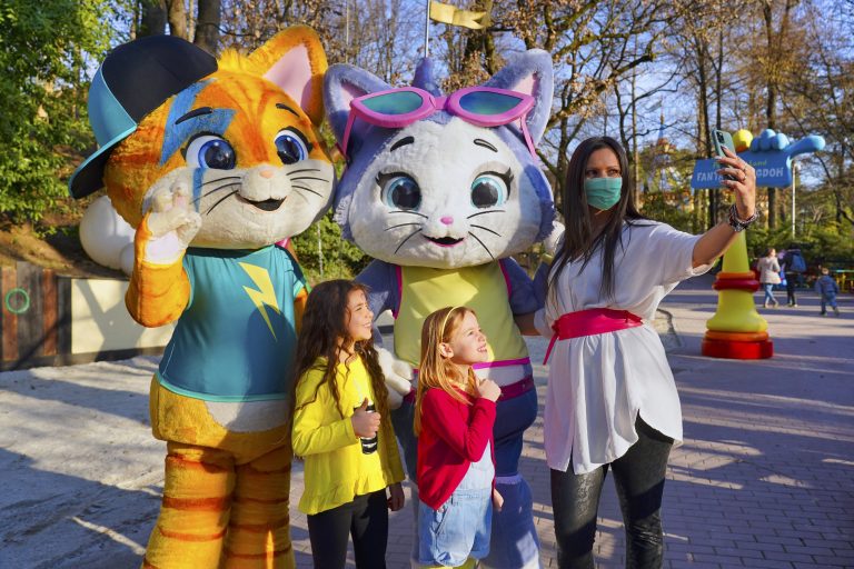 Gardaland regala forti emozioni ai ragazzi della Fondazione Arché