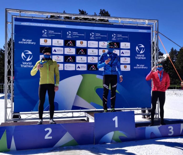 Mattia Tanara sul gradino più alto del podio Mattia Tanara sul gradino più alto del podio
