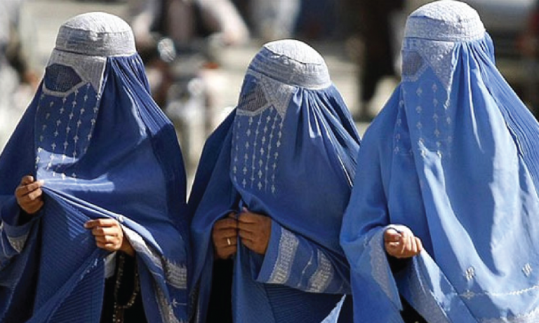 Le donne afghane e la paura per il ritorno dei Talebani