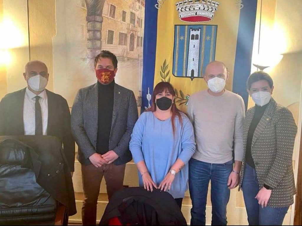 Il sindaco Giovanni Carrarini con Federica Losi, Andrea Micheloni, Alessandra Sponda e Marco Andreoli