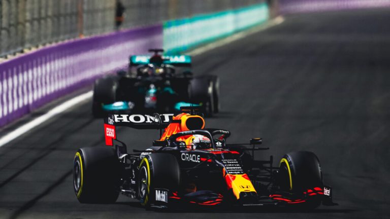 Possibile ritiro di Lewis Hamilton: un silenzio che fa rumore