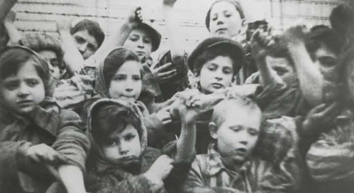 Bambini deportati nei campi di concentramento Bambini deportati nei campi di concentramento