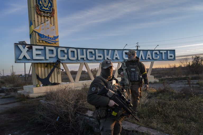 A Kherson la libertà costa 150 bombe al giorno