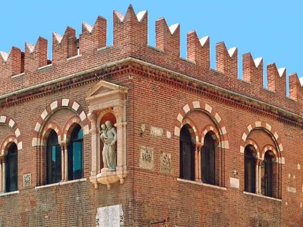 domus mercatorum
