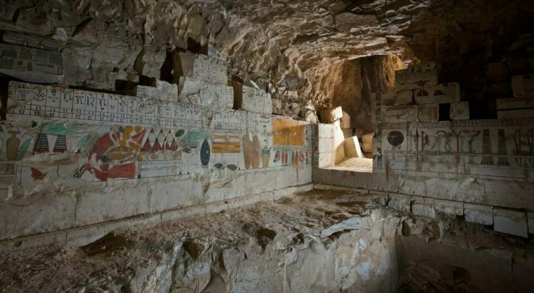 Nove misteriose teste di coccodrillo in due tombe di 4.000 anni fa