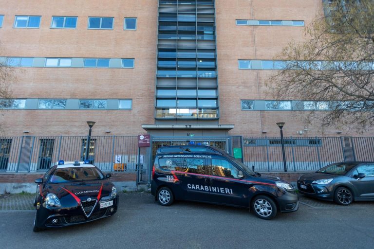 Ragazza di 19 anni trovata morta all’Università Iulm di Milano