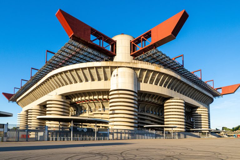 Nuovo San Siro, scontro totale tra Milan e Inter