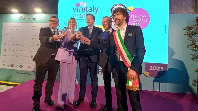 Vinitaly and the city Vinitaly and the city