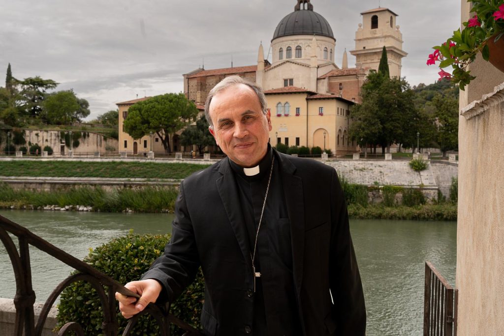 mons. Domenico Pompili - Foto da L'Arena