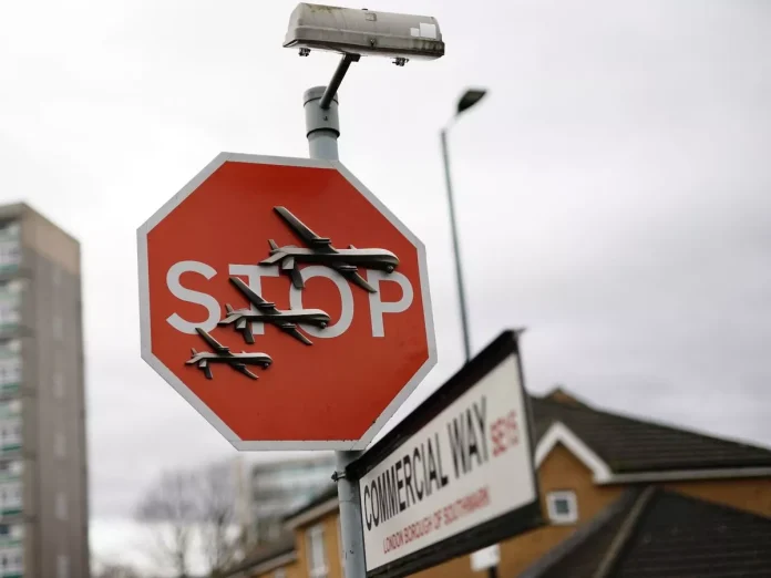 Banksy contro la guerra a Londra (foto di Wales Online)