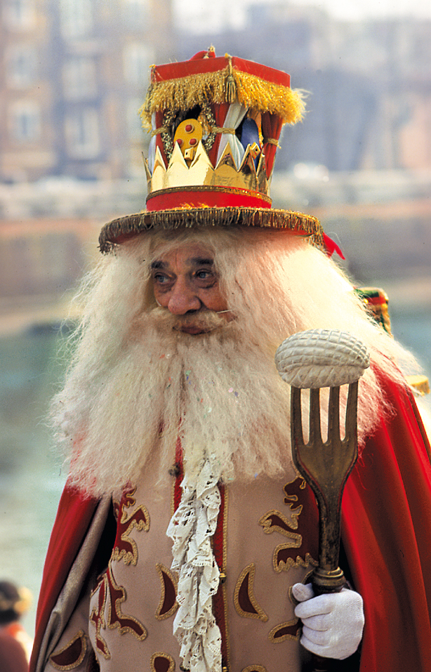 foto del papà del gnocco con costume originale