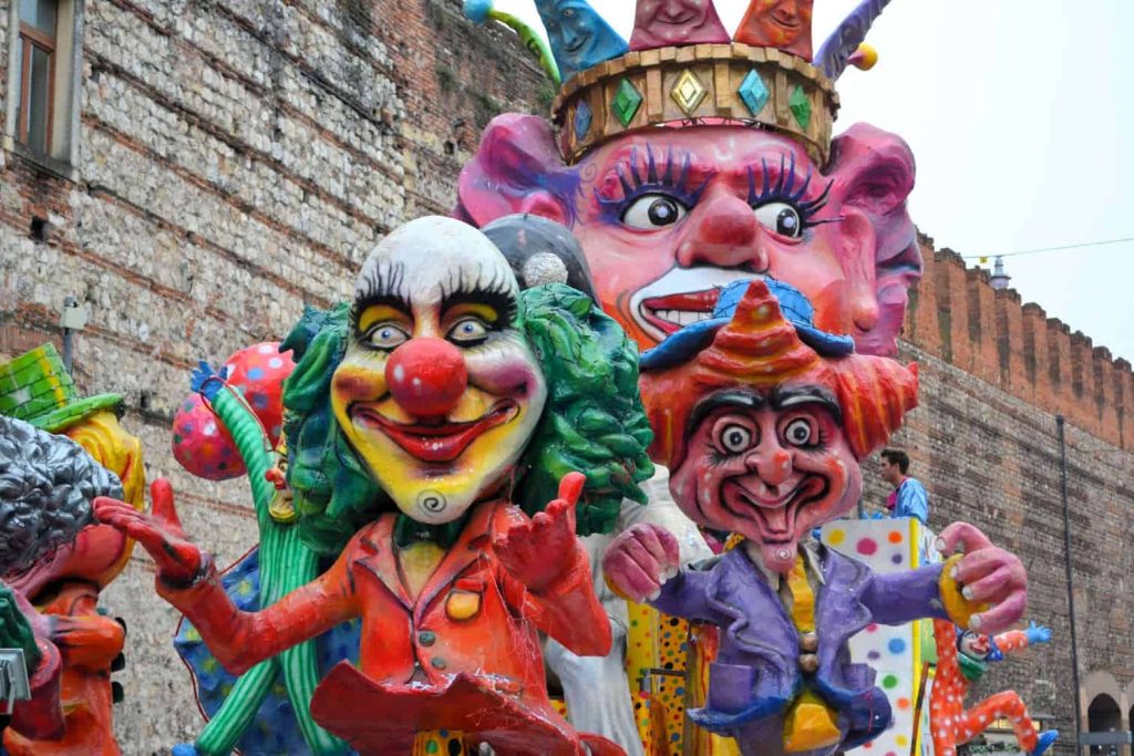 tradizionali carri di carnevale a verona