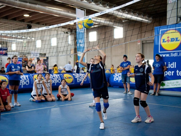 Ragazzi che giocano durante la SPORT EXPO