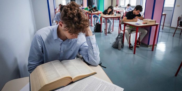 Maturit‡: prima prova per oltre 18mila studenti torinesi