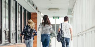 Maturità 2025, materie e modalità d’esame Studenti a scuola.