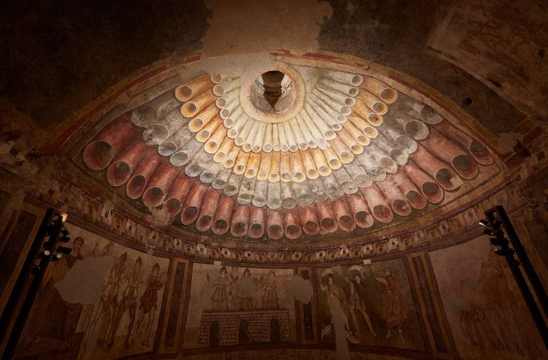 Stanza completamente affrescata e mosaicata