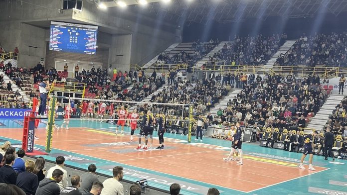 Foto rappresentate gli atleti del Verona durante la partita contro il Piacenza