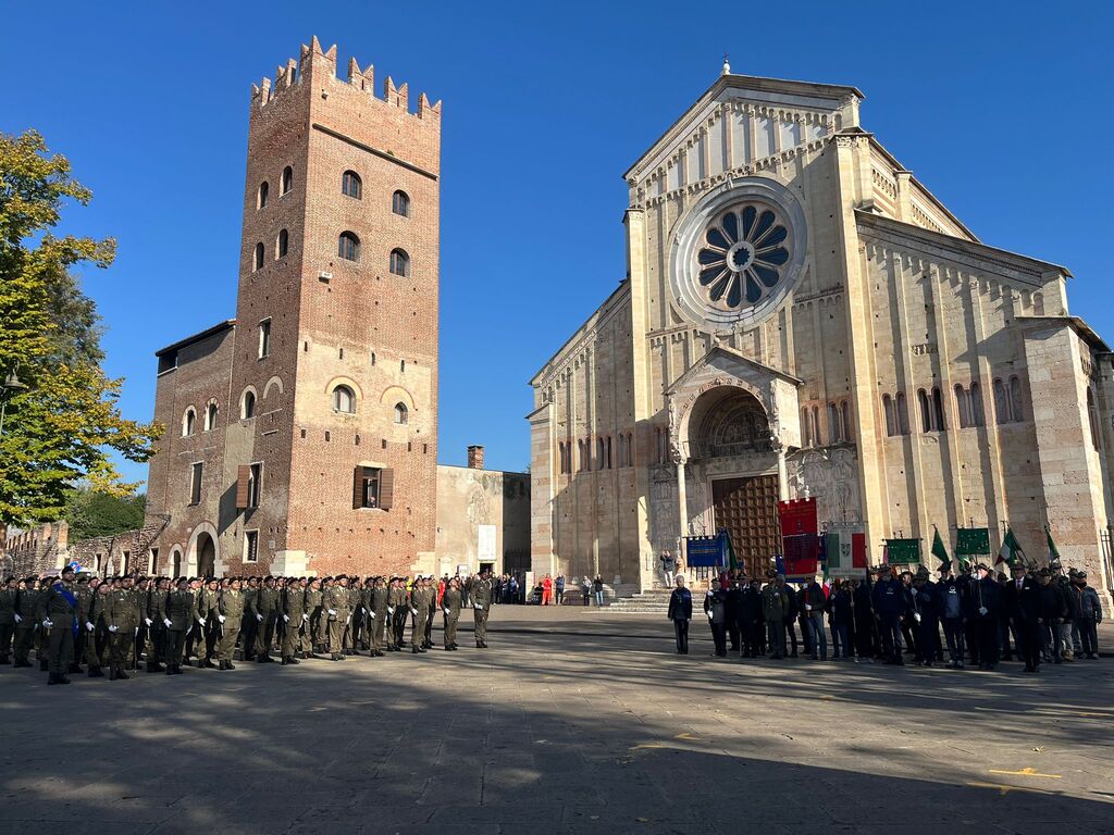 Una suggestiva foto di Piazza San Zeno, dove è avvenuto il giuramento.