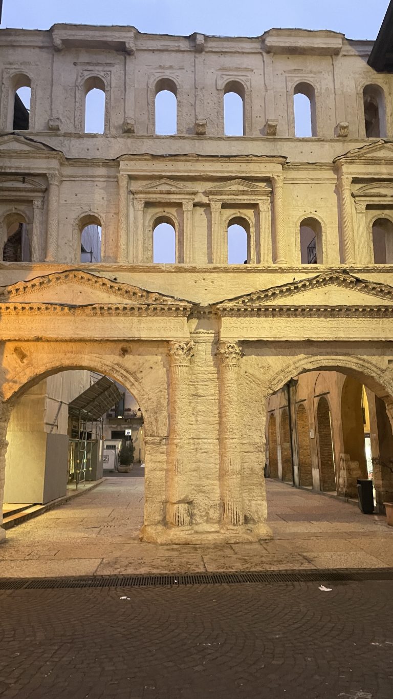 portoni borsari ristrutturata