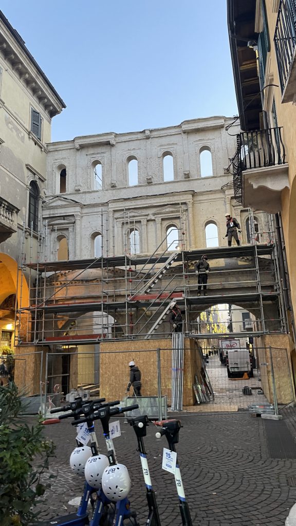 portoni borsari con impalcatura