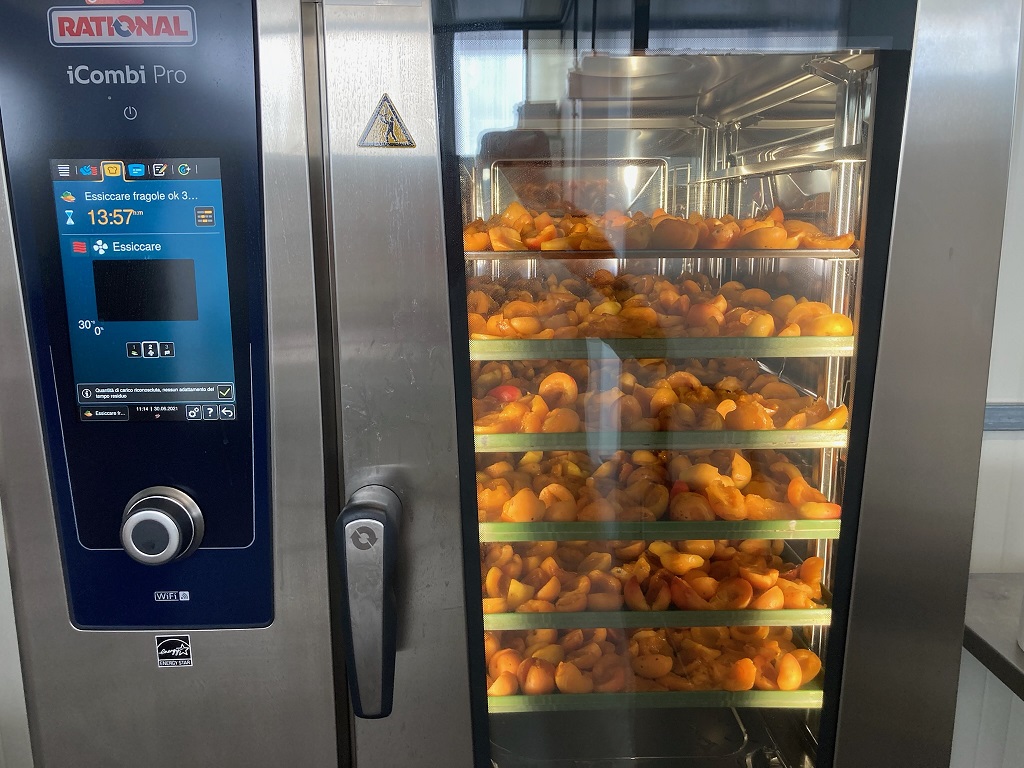 Il laboratorio di FontanaBio durante una lavorazione