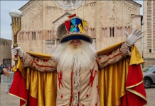 Chi è il 495° Papà del Gnoco? Abbigliamento tipico della figura del Papà del Gnoco