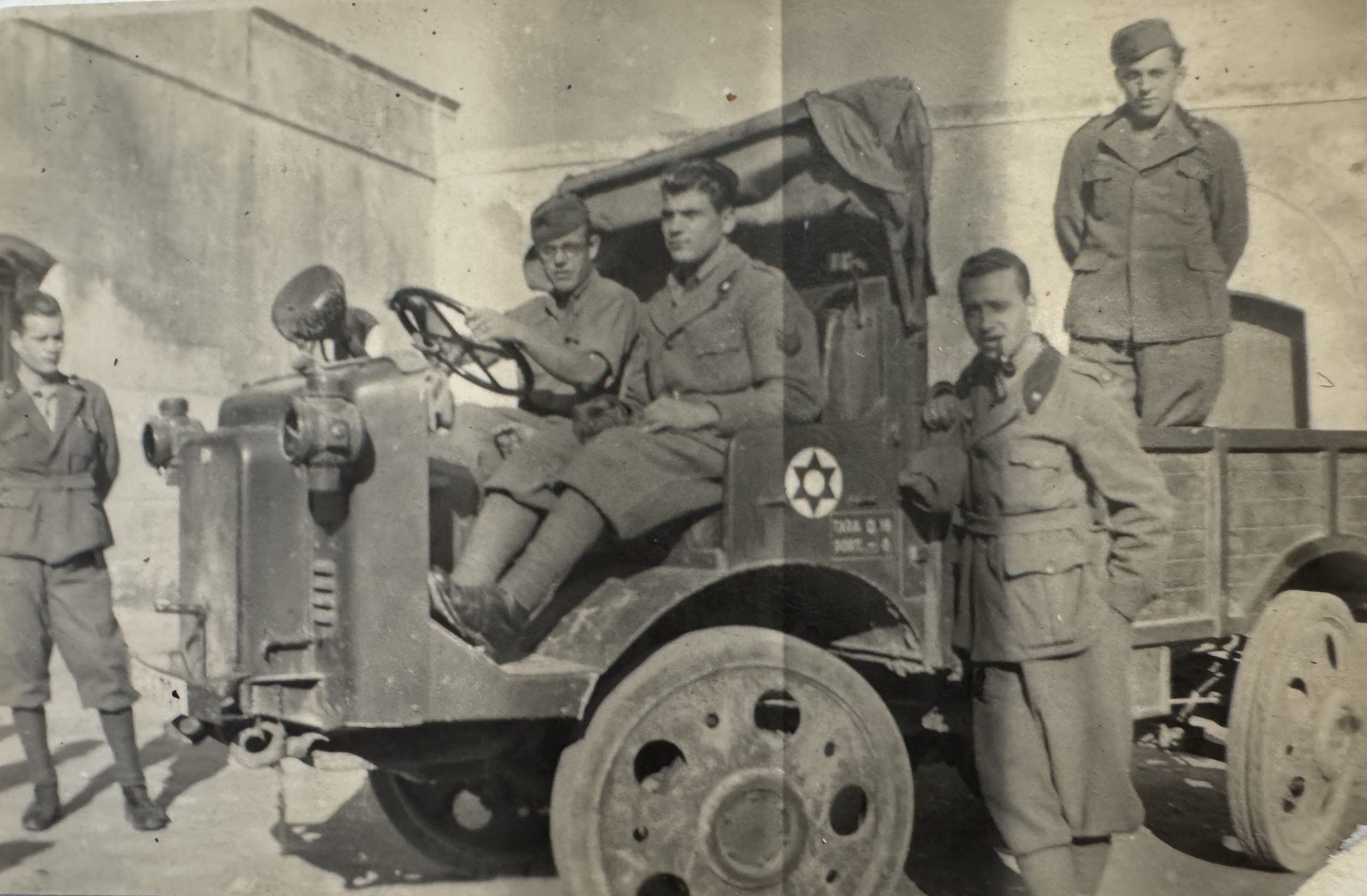 Immagine di alcuni soldati italiani durante la II guerra mondiale