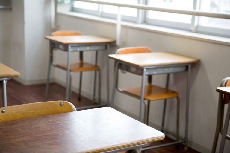 Banchi di scuola