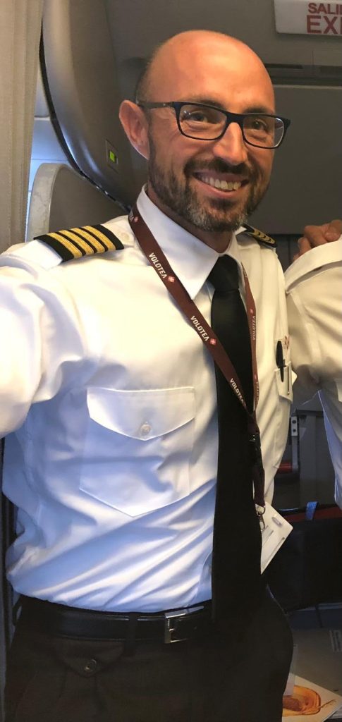 Il comandante e capo pilota di Verona di Volotea Emanuele Albertini