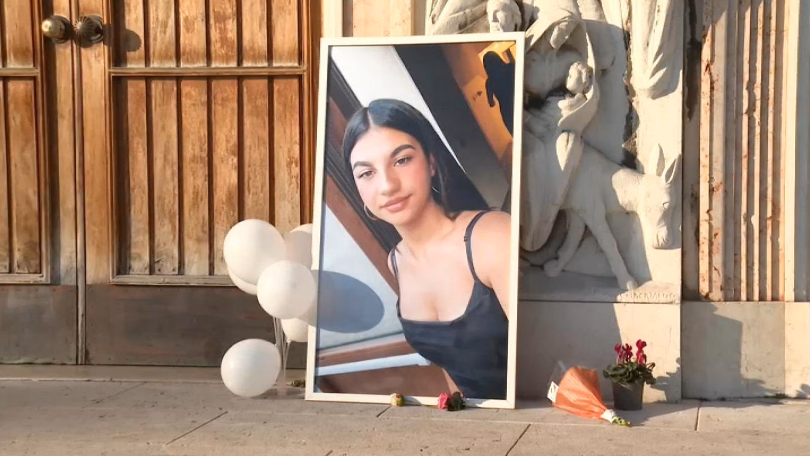 Nora, una giovane vita interrotta dalla dipendenza Foto commemorativa Nora