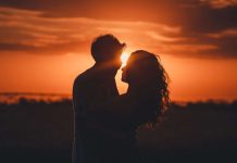 Imparare ad amare attraverso la letteratura amore